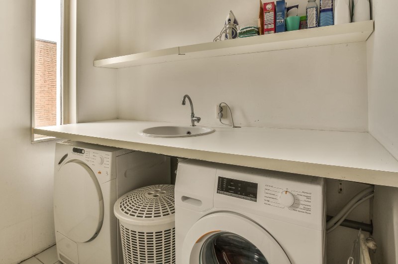 Single Hole Sink Faucet for laundry room